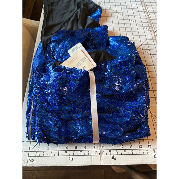 NWT House of CB London Gisele Blue Sequin Draped Strapless Mini Dress XS - Picture 10 of 13